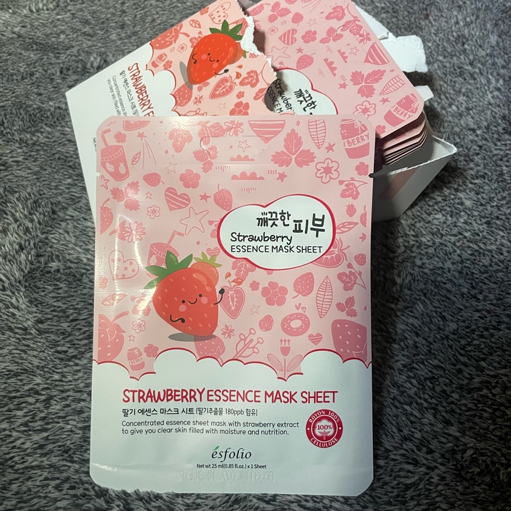 Esfolio Strawberry Essence Mask Sheet